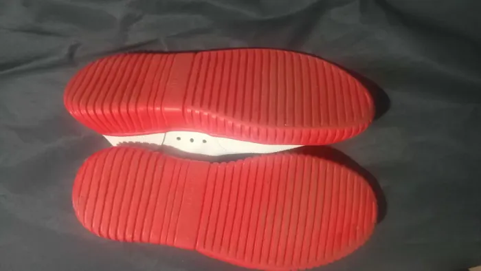 TENIS OKLEY 100REAIS