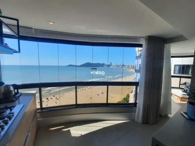 Apartamento frente mar com 4 dorm e 2 vagas em BC Centro