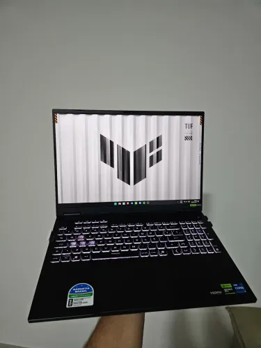 Asus Tuf F16 rtx 5050 i7