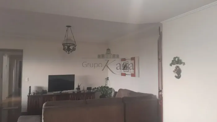 Oportunidade - Apartamento - Centro - Residencial Por do Sol - 4 Dormitórios - 164m².