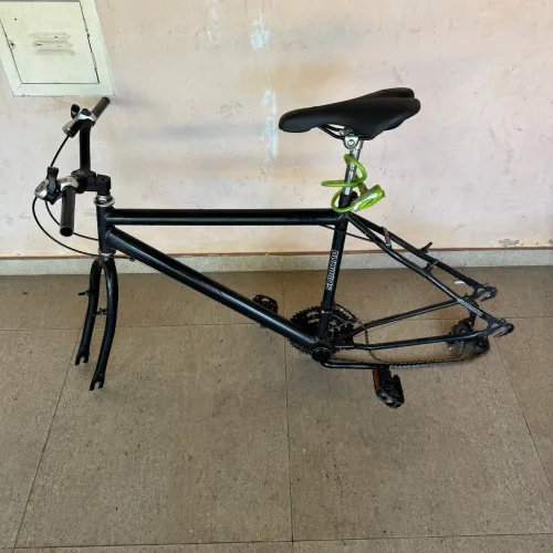 Bicicleta aro 26 com 2 rodas de alumínio e 4 pneus