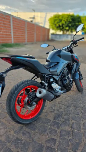 MT-03 - Moto 2023 Impecável - 30.000 km, Pneus Novos e Revisões na Concessionária