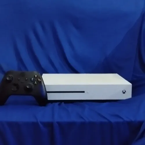 Xbox one s com 500 GB troco no PS4 fat