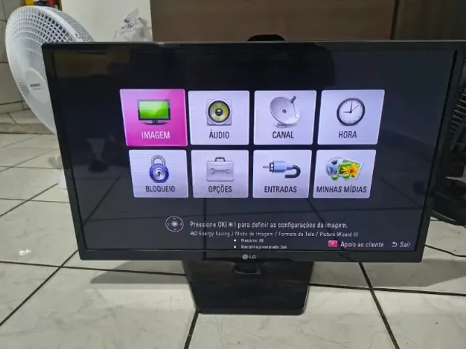TV Monitor LG LED 27.5" HD