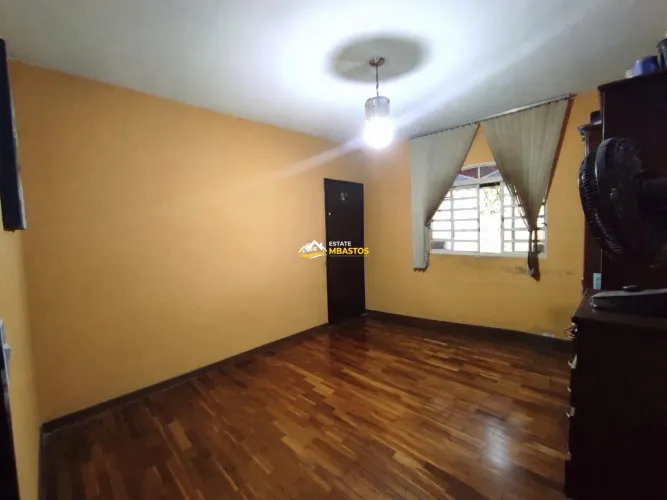 Casa Espaçosa de 360m2 a Venda no Bairro Gloria em Belo Horizonte REF: 22557