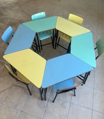 Conjunto escolar - carteira e cadeira infantil