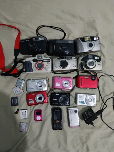Vende se lote de câmeras digitais com defeito mínimo da pra arrumar 
