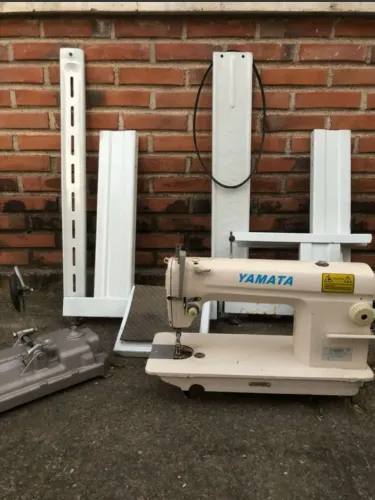 Máquina industrial reta
