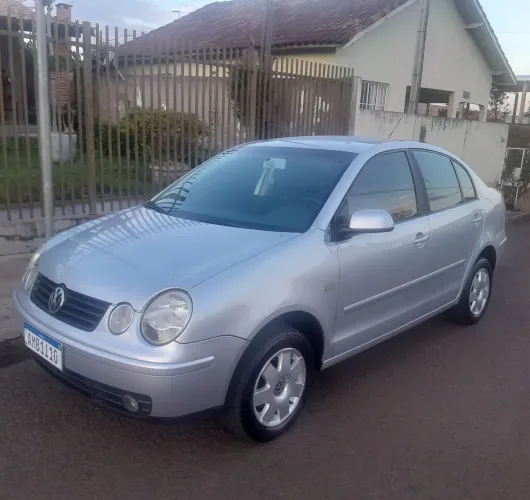 Volkswagen Polo Sedan 1.6 MI 101cv 8V 4P 2003