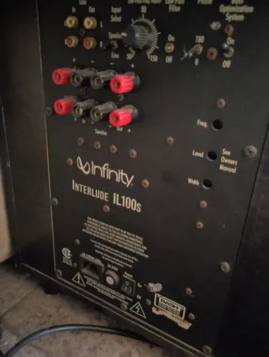 Subwoofer Infinity Interlude IL100s.