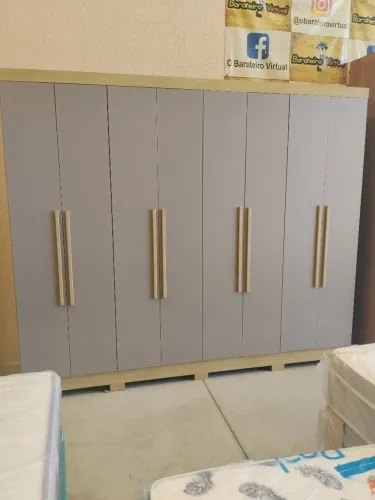 Guarda roupa 8 Portas Bem dividido