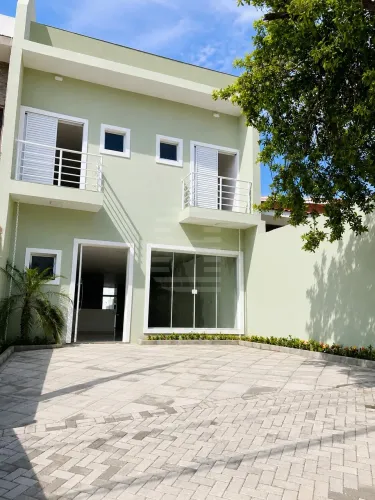 Casa no Condominio San Conrado para locaçaõ