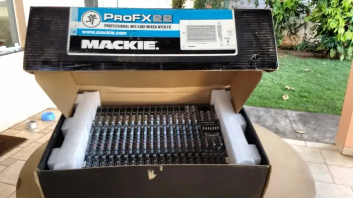 Mesa Mackie ProFX22
