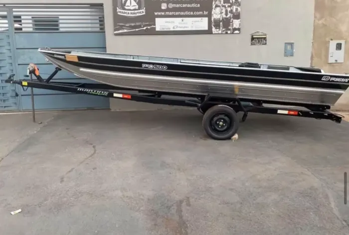 BARCOS PRO BOATS