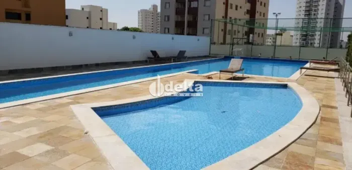 Apartamento com 3 quartos sendo suítes disponível para venda no bairro Centro em Uberlândi