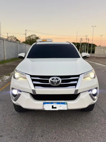 Toyota Hilux SW4 SRX 4X4 2.8 TDI 16V Dies. Aut. 2017