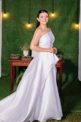 Vestido de Noiva Elegante e Sofisticado - Usado Apenas Uma Vez, em Perfeito Estado