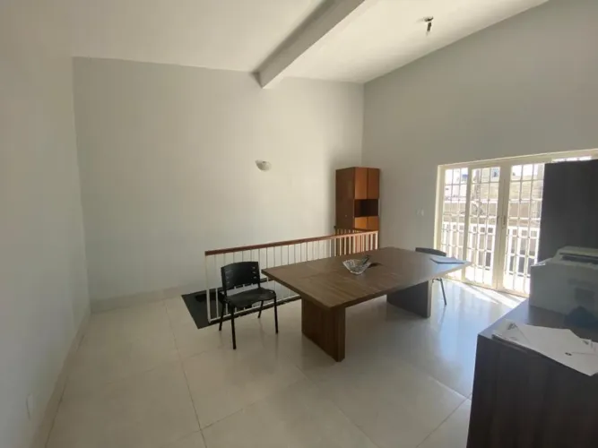 Sobrado Comercial 3 Salas, 2 banheiros, 160 m², para locação, Setor Sul, Goiania