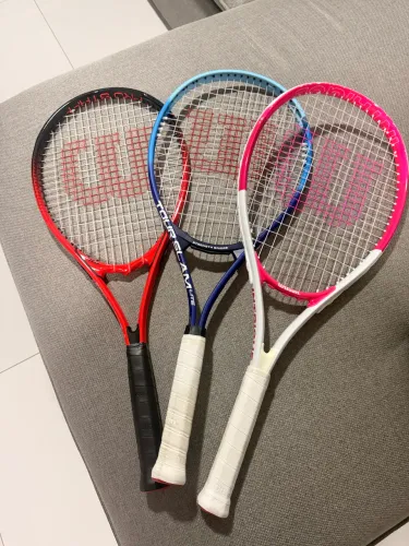 3 raquetes de tênis