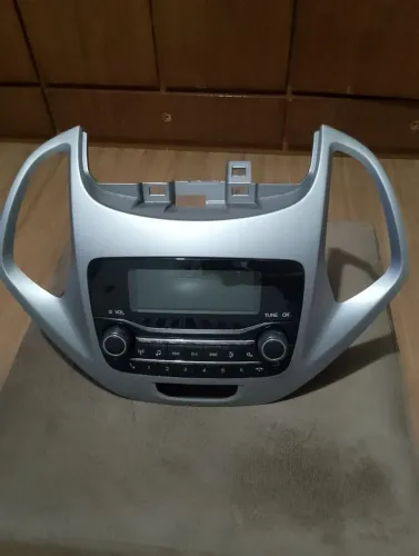 Painel com rádio original Ford KA