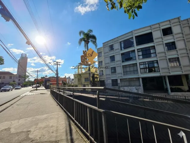 Apartamento para Venda em Curitiba, São Francisco, 3 dormitórios, 2 banheiros
