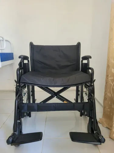 Cadeira de rodas dobravel para até 180kg DellaMed