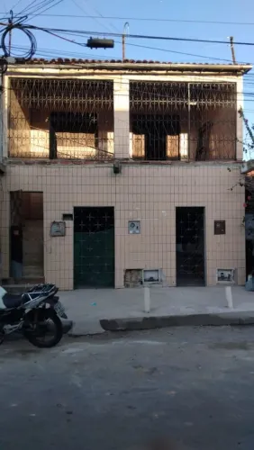 São 3 casas para a venda no bairro Santa Maria