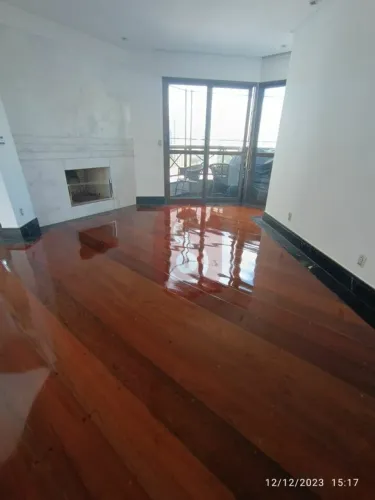 Cobertura no Anália Franco com 330 m², 4 vagas, próximo ao Shopping Anália Franco.