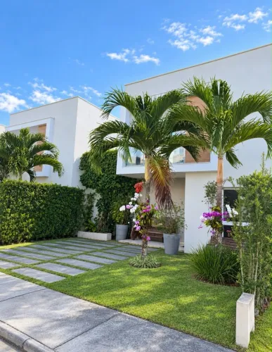 Linda casa em Condomínio no Sim 
