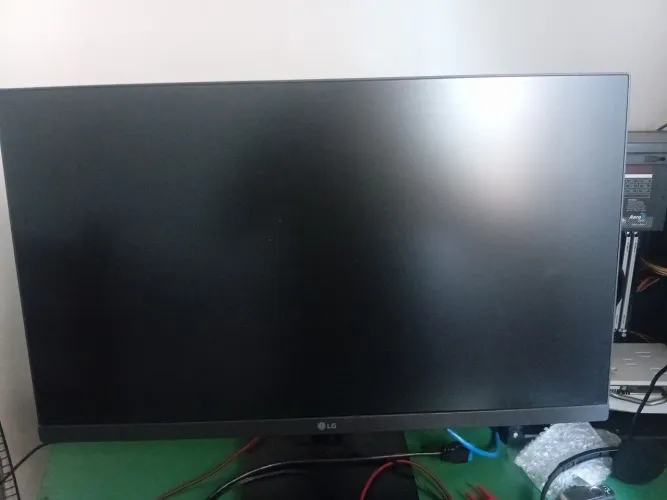 Monitor gamer 60hz LG semi novo