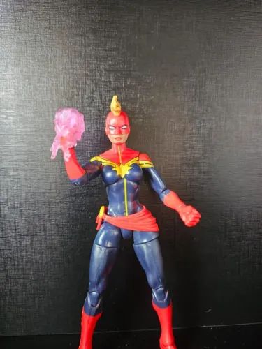 Marvel Legends Capitã Marvel
