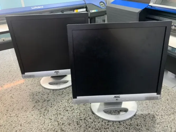 2 Monitores AOC de 17"