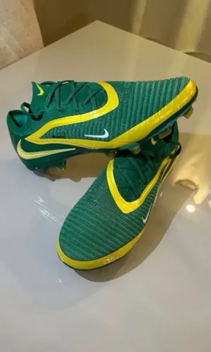 Chuteira Nº40 Nike Phantom