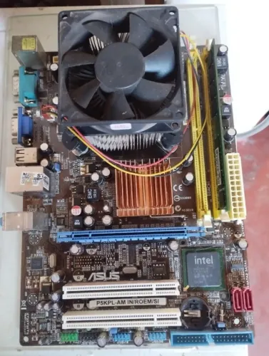 KIT PLACA MÃE + CPU + 2GB DE RAM DDR2