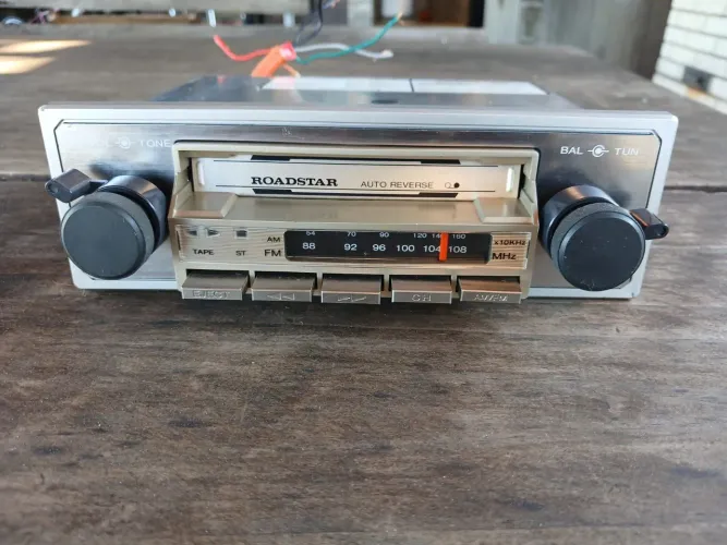 Rádio toca fitas Roadstar Fusca opala