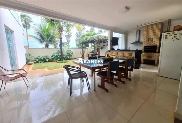 Sobrado em condomínio com 322m² 3 quartos à venda no Gávea Hill 2