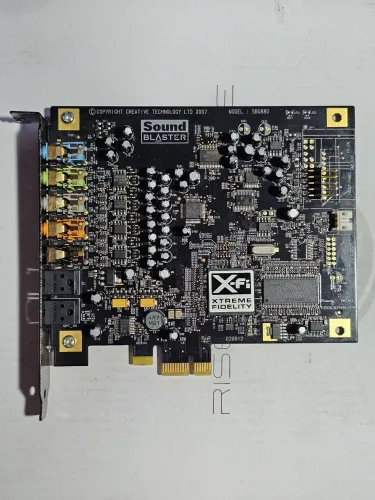 Placa de som Sound Blaster X-fi SB0880 