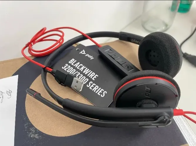  Headset HP Poly Blackwire C3220! ?  (lacrado/na caixa)  ? Conexão USB-C/A