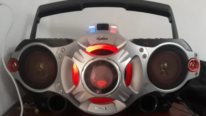 SONY XPLOD BOMBOX CFD-880CP EM EXELENTE ESTDO