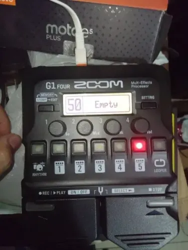 Pedaleira guitarra Zoom G1 Four
