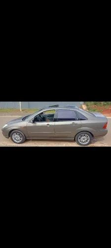Ford Focus Ghia Sed. 2.0 16v/ 2.0 16V Flex 4P 2001