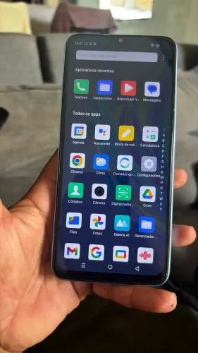Infinix hot30i com 128gb 6 de ram falta tampa de traz