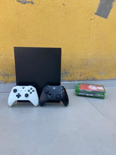 Xbox One X Usado