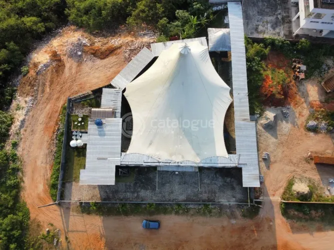 Centro comercial para festas e eventos em Candelária