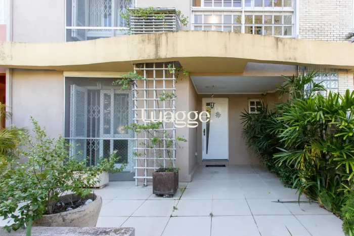 CASA EM CONDOMINIO PARA ALUGAR NO BAIRRO IPANEMA - 04 QUARTOS SENDO 02 SUÍTES -