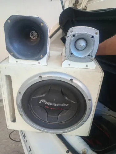 Subwoofer de 12 Pioneer com módulo