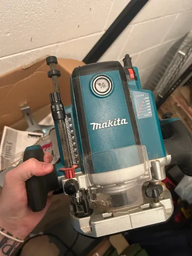 Tupia Makita RP2301FC Profissional
