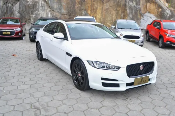 Jaguar XE 2.0 Turbocharged Pure 240cv Aut. 2017