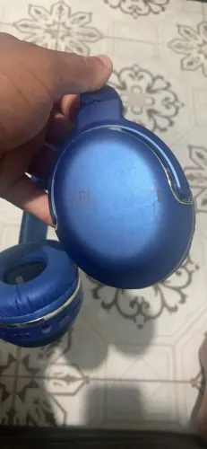 Vendo fone bluetooth JBL usado 40 reais