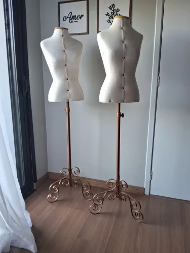 Manequim Retro Rose Gold